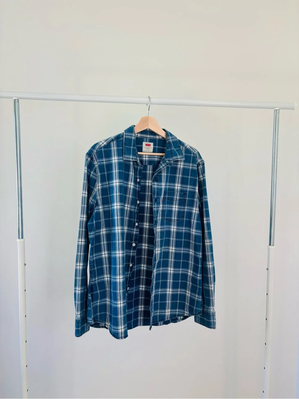 Levi’s Blue & White Check Button Down | 100% Cotton | Classic Shirt